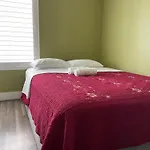 Private Los Angeles Room w/ Free WIFI, AC&Private Fridge.