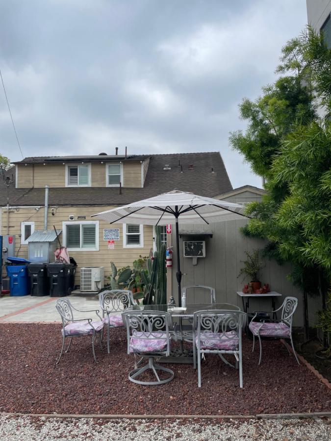 Private Angeles W/ Free Wifi, Ac&private Fridge. Los Ángeles